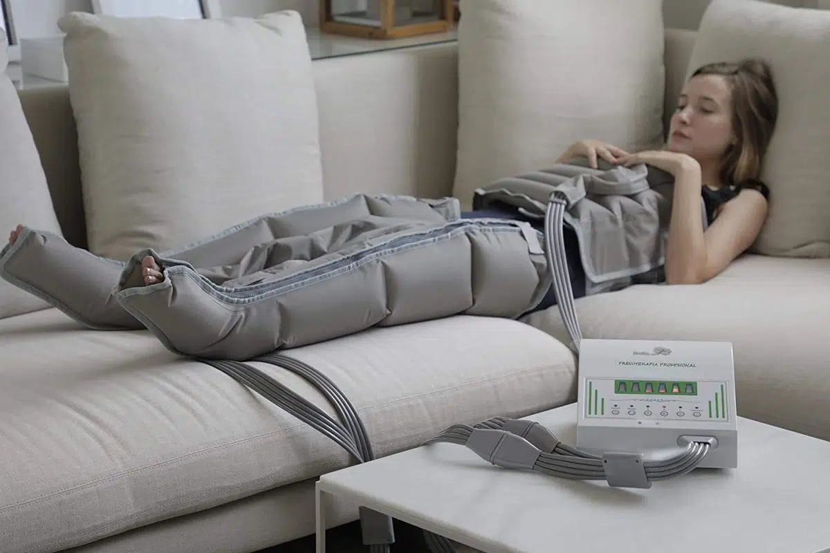 usando máquina de presoterapia para casa