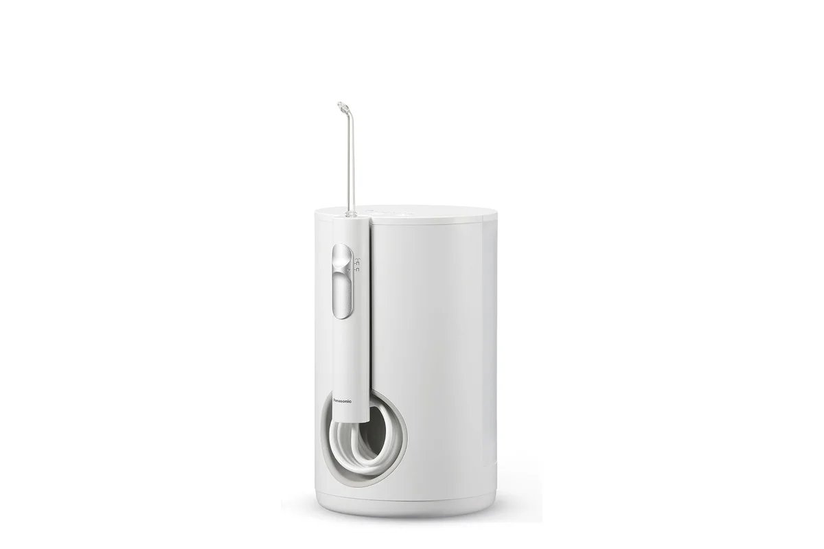 la estacion del Panasonic EW1614 con la canula recogida