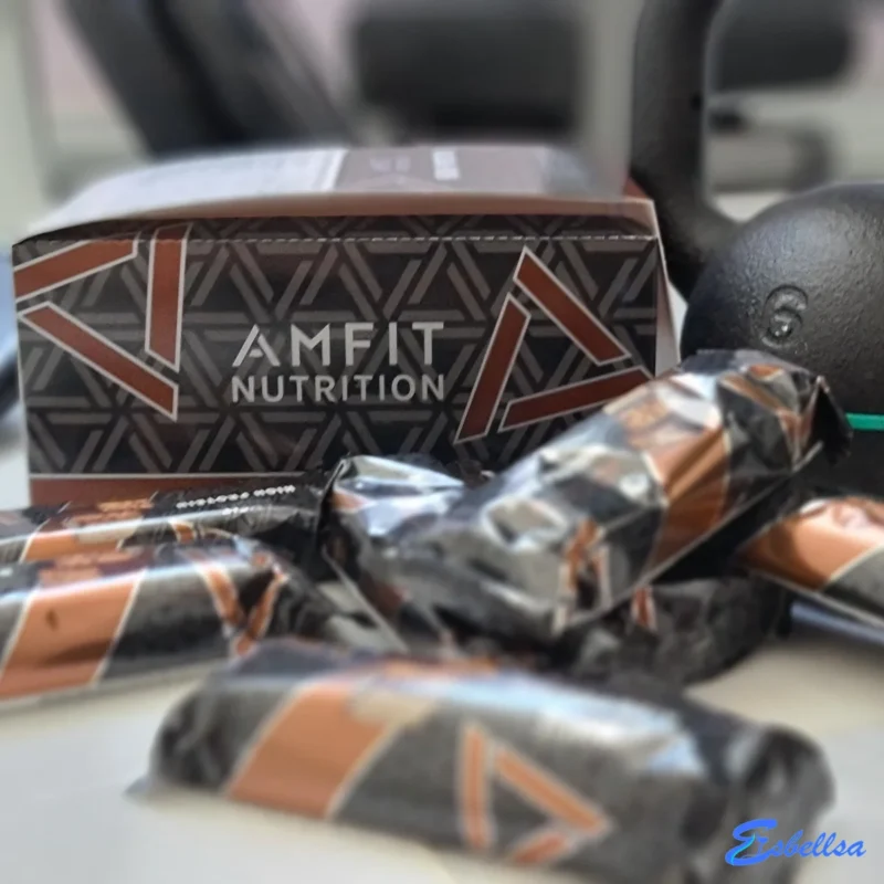 las barritas amfit nutrition con su caja durante nuestras pruebas