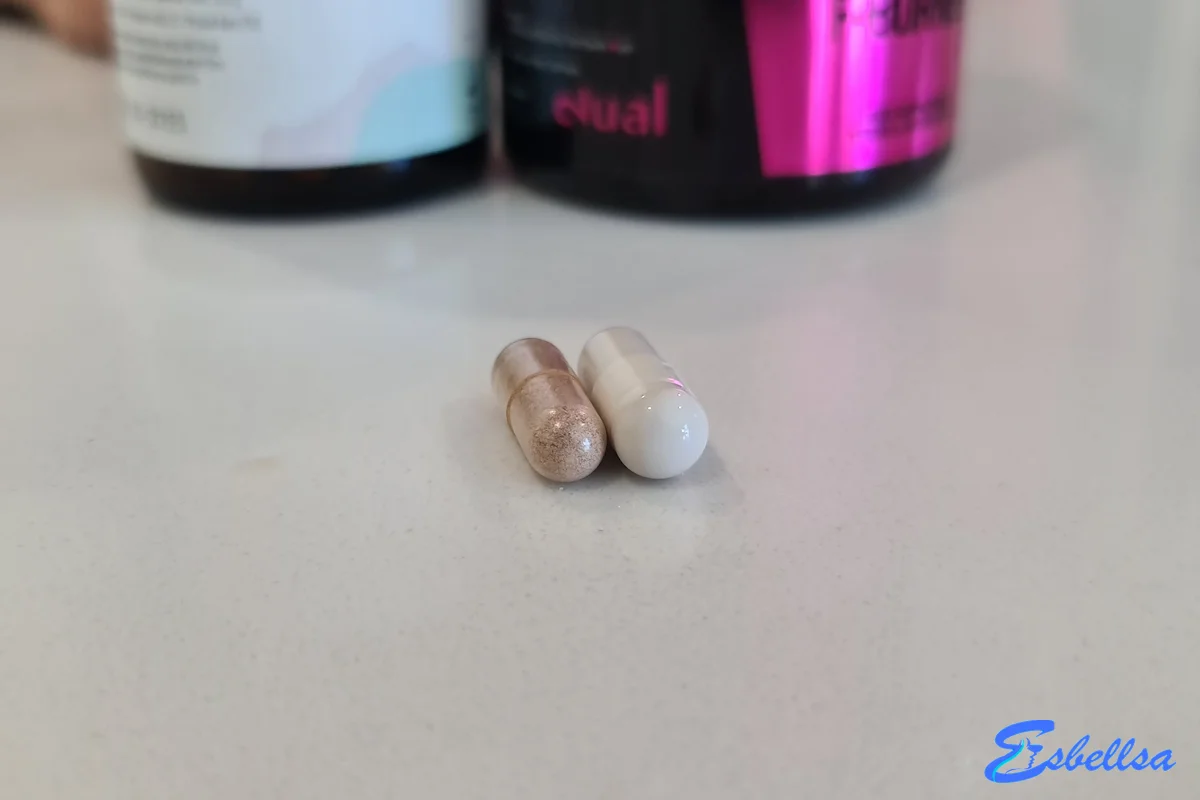 las cápsulas del f-burner con los botes de día y de noche detrás