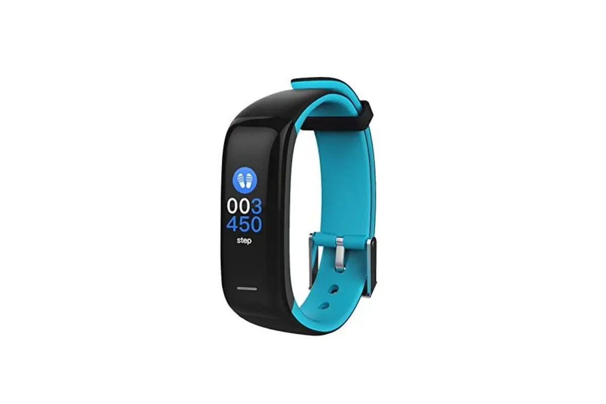 Pulsera de actividad Novasmart con la pantalla encendida y la correa de silicona