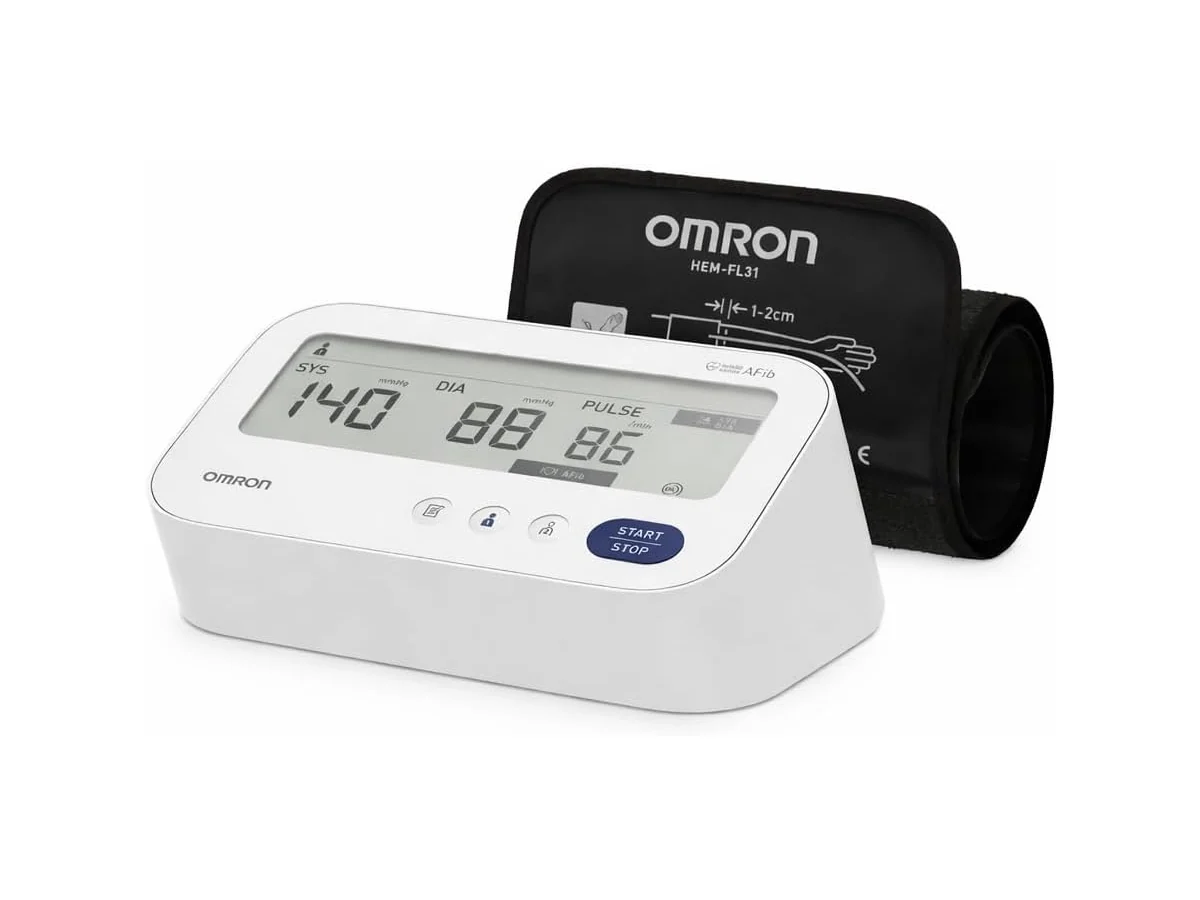 OMRON M3 Comfort AFib Tensiómetro OMRON M3 Comfort AFib junto a su manguito Intelli Wrap HEM-FL31