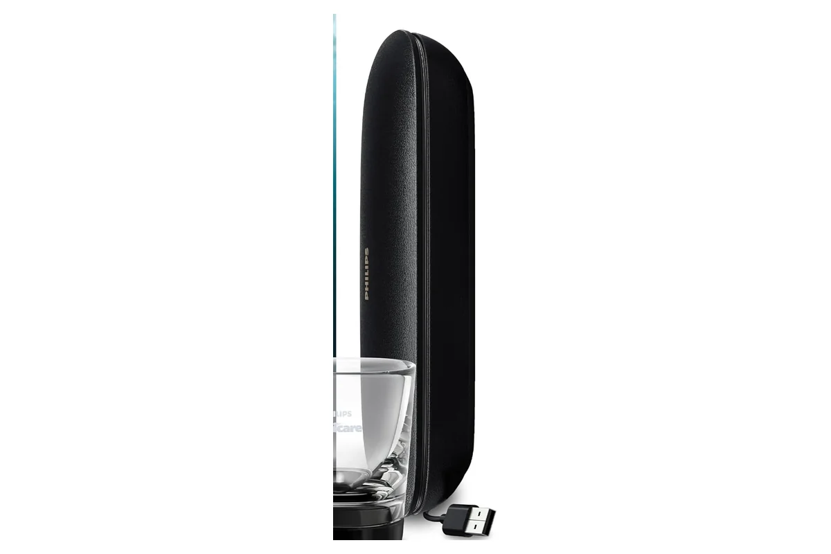 el estuche de viaje, el vaso de carga y el cable del Philips Sonicare DiamondClean